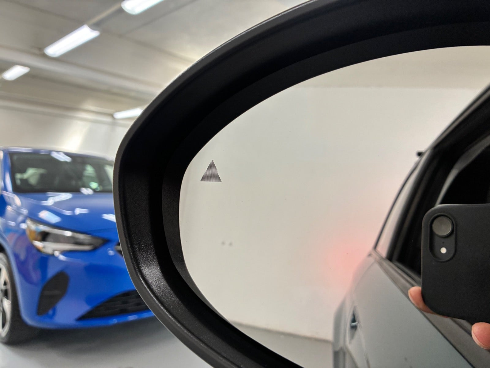 Blå Fiat 500e fra 2023