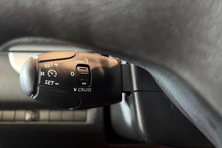 Grå Toyota Proace Verso fra 2021