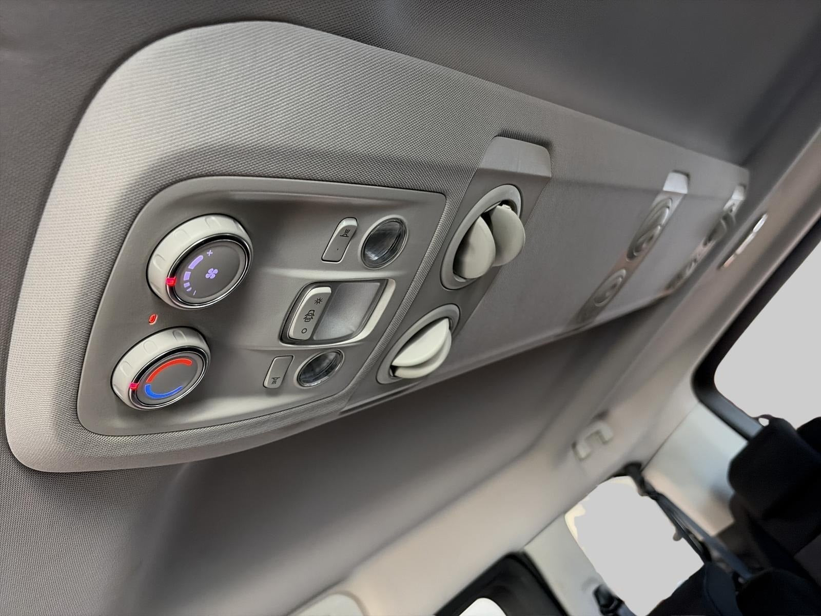 Grå Toyota Proace Verso fra 2021