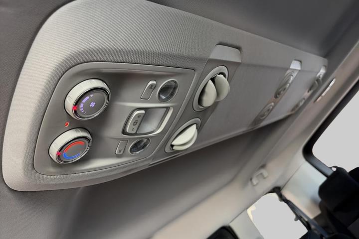 Grå Toyota Proace Verso fra 2021