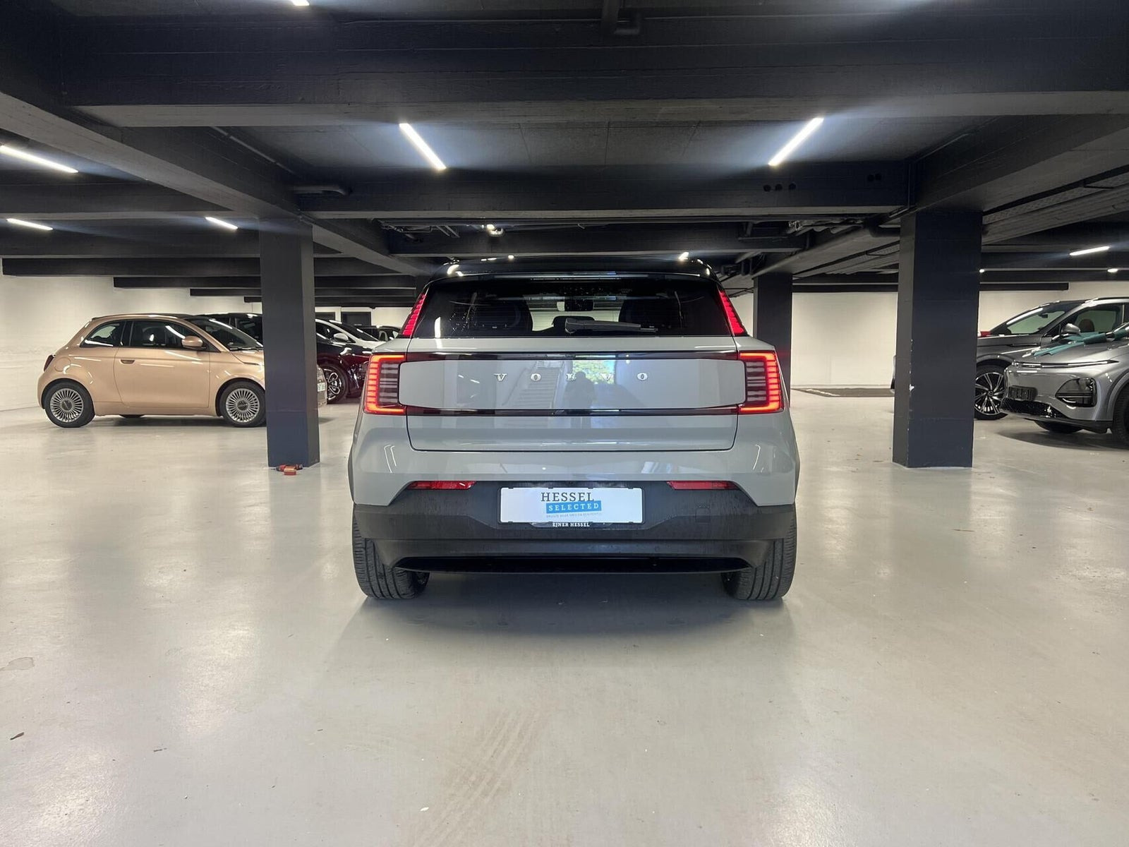 Grå Volvo EX30 fra 2024
