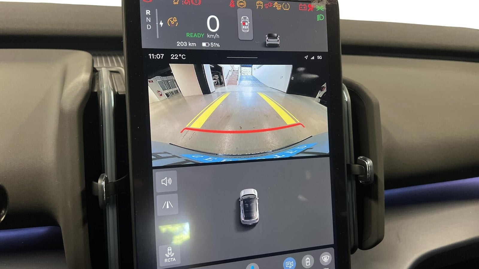 Grå Volvo EX30 fra 2024
