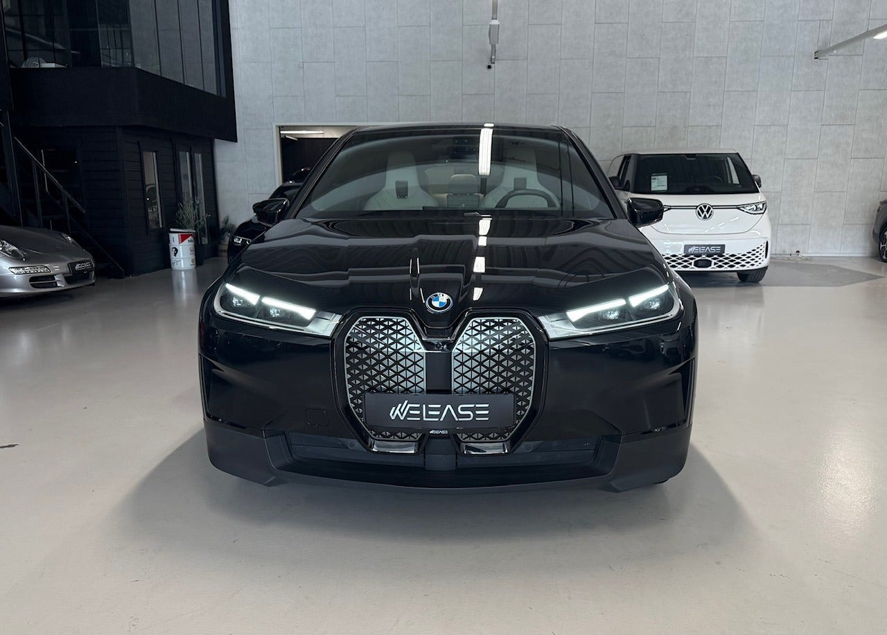Sort BMW iX fra 2022