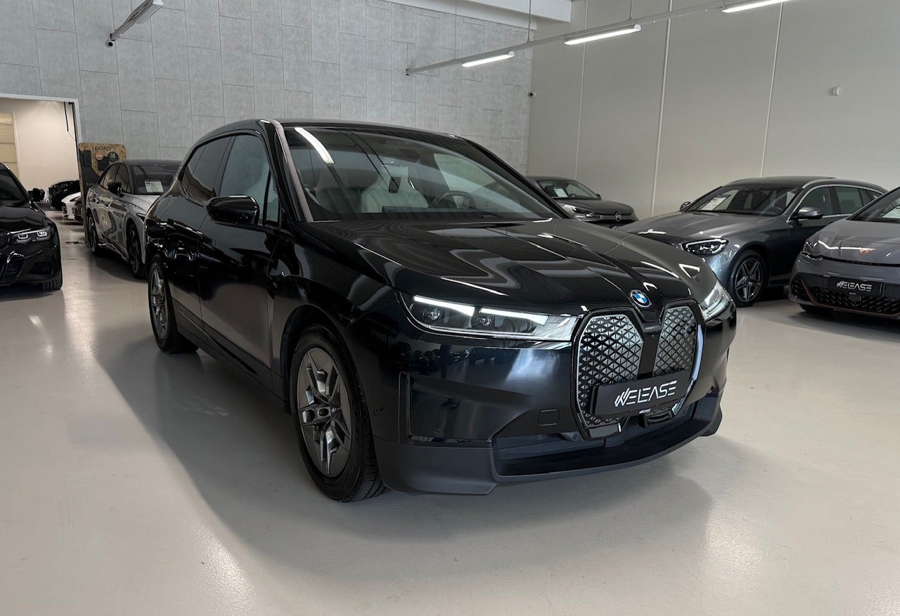 Sort BMW iX fra 2022