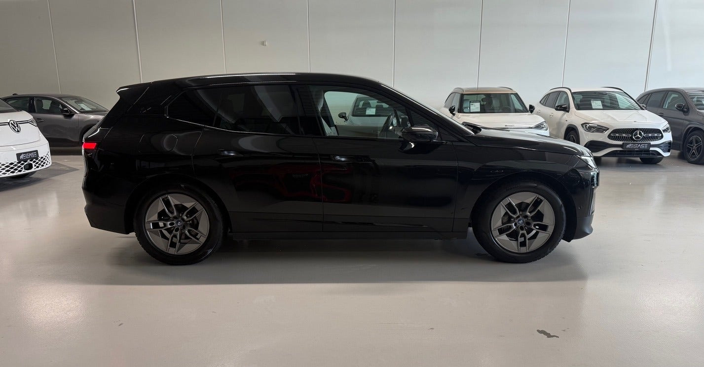 Sort BMW iX fra 2022