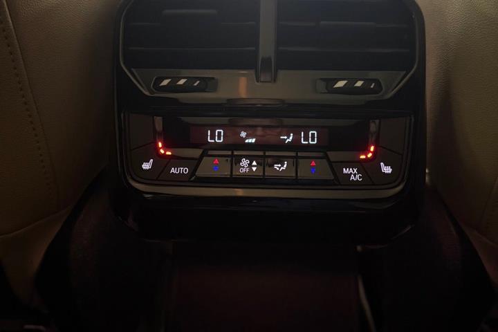 Sort BMW iX fra 2022
