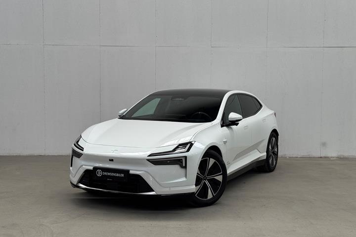 Hvid Polestar 4 fra 2025 set udefra
