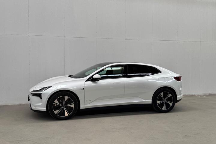 Hvid Polestar 4 fra 2025
