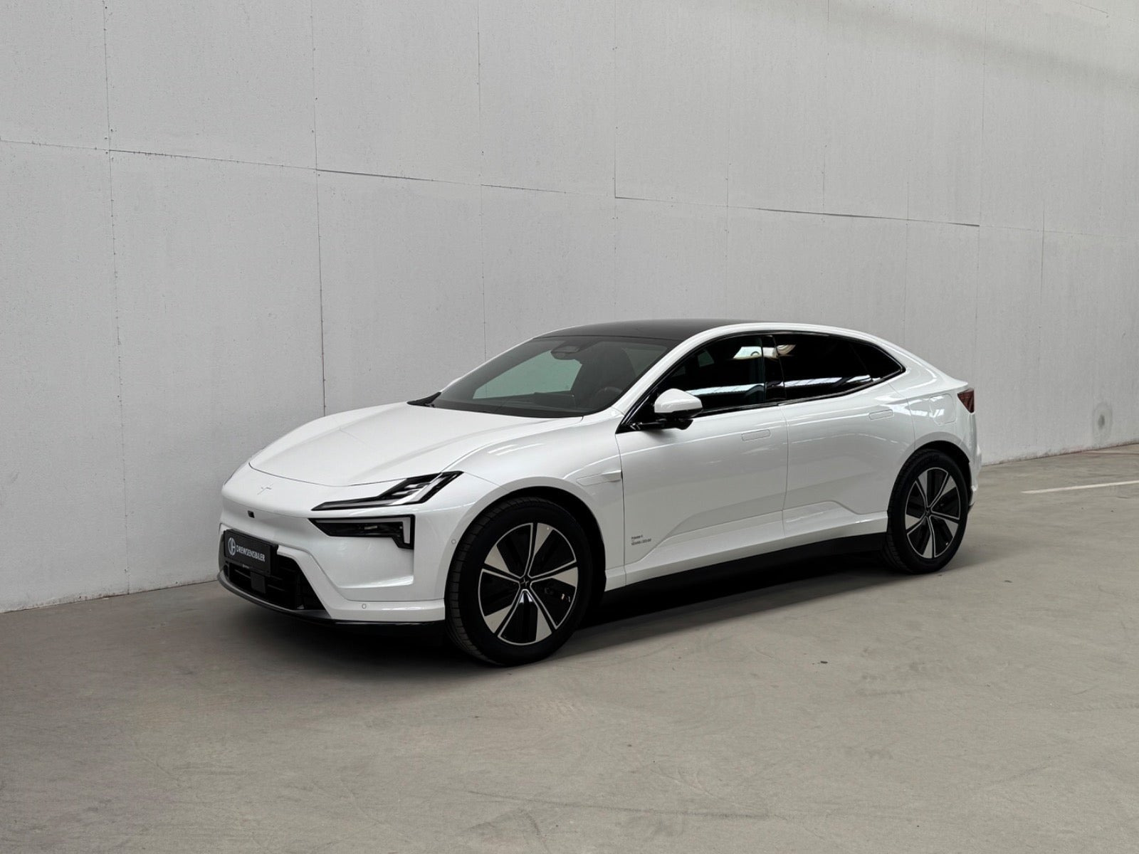 Hvid Polestar 4 fra 2025