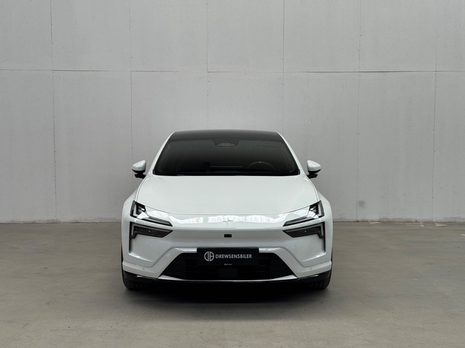 Hvid Polestar 4 fra 2025