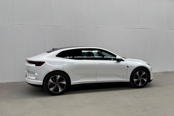 Hvid Polestar 4 fra 2025