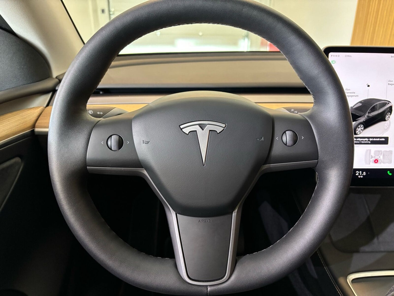 Sort Tesla Model Y fra 2022