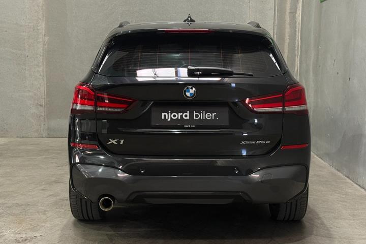 Sort BMW X1 fra 2021