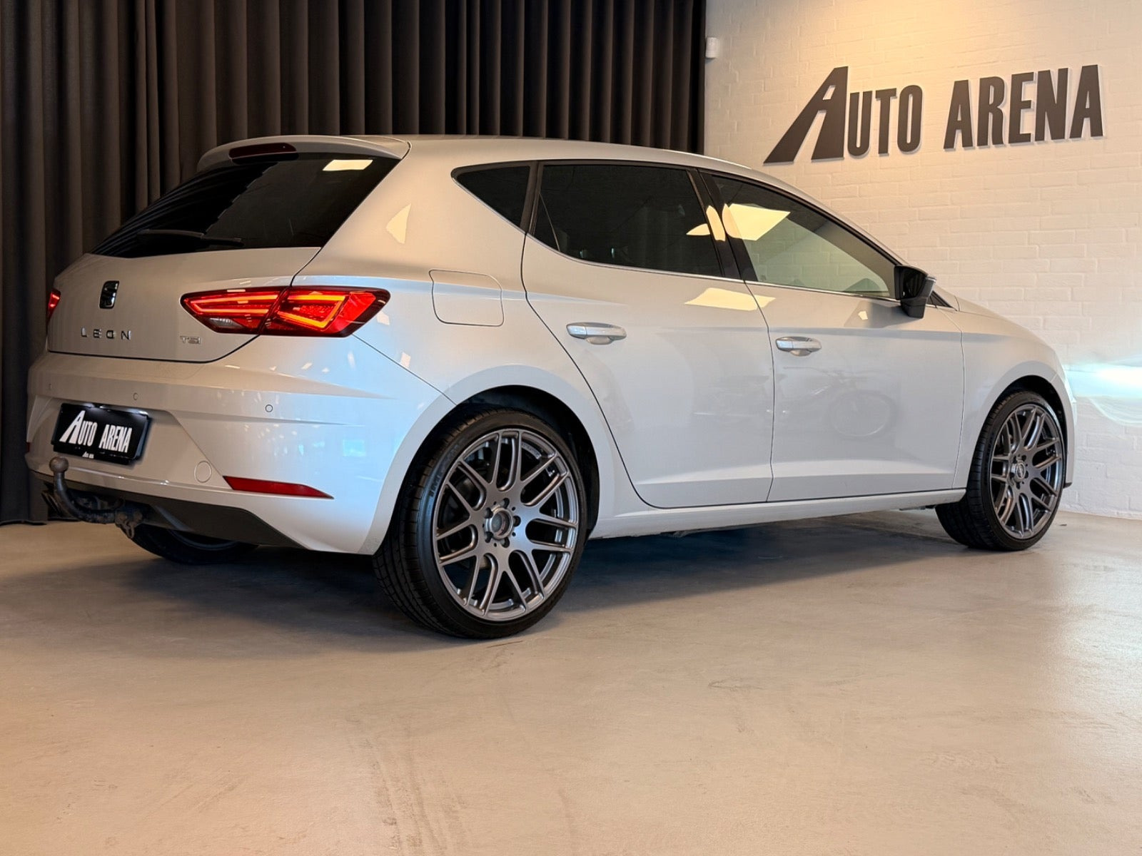 Sølv Seat Leon fra 2017
