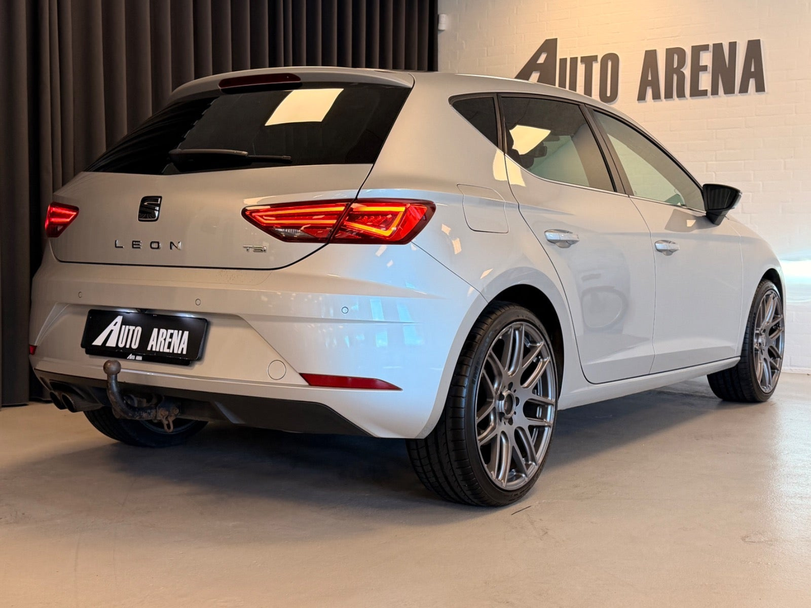 Sølv Seat Leon fra 2017