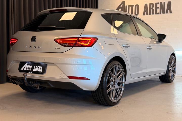 Sølv Seat Leon fra 2017