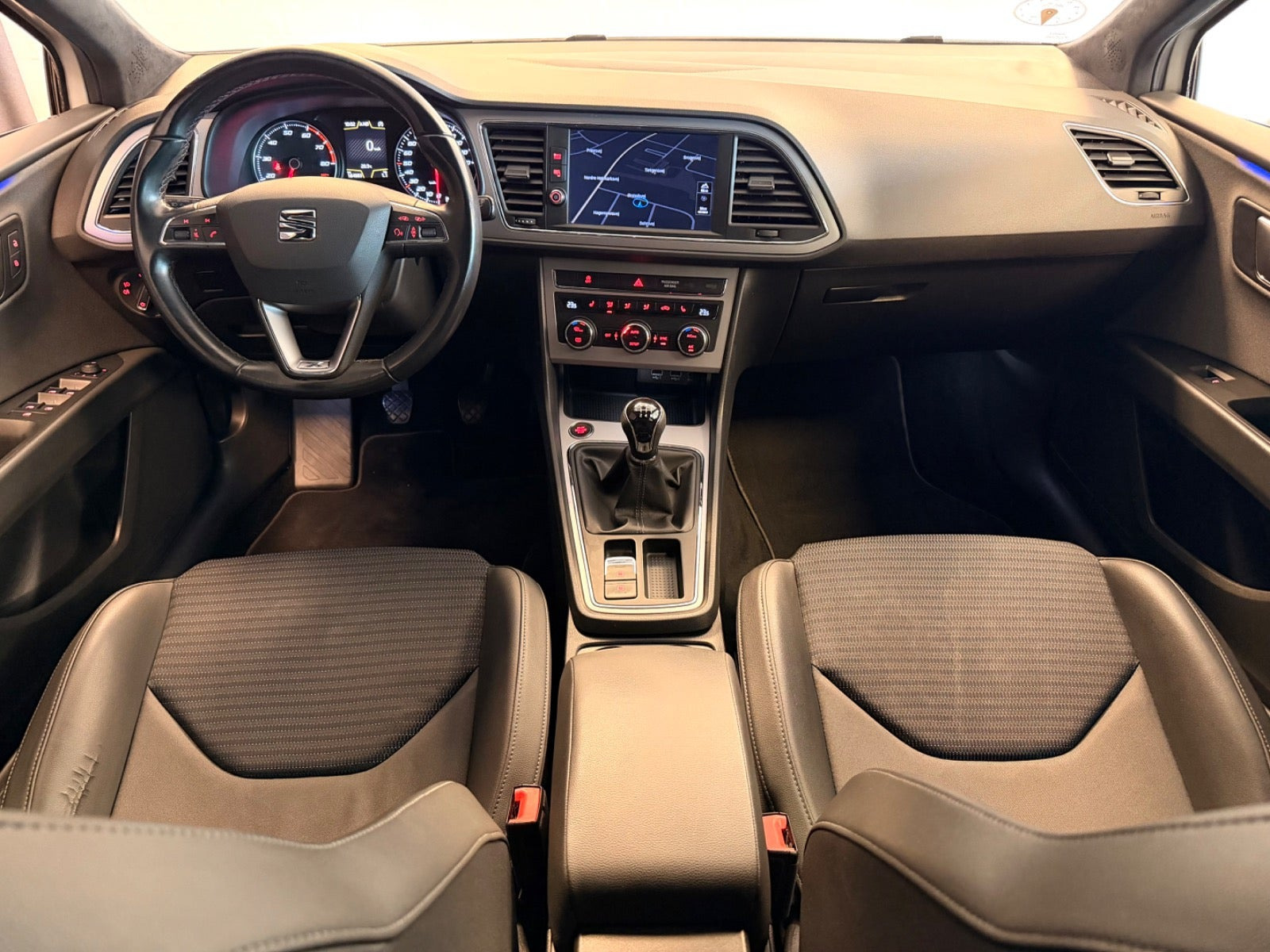 Sølv Seat Leon fra 2017
