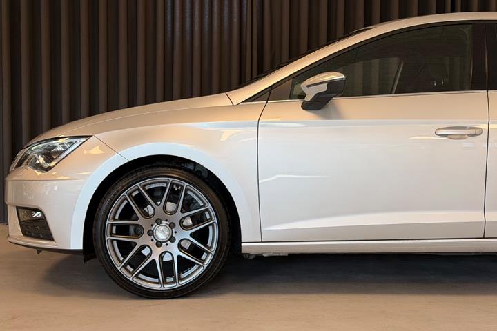Sølv Seat Leon fra 2017