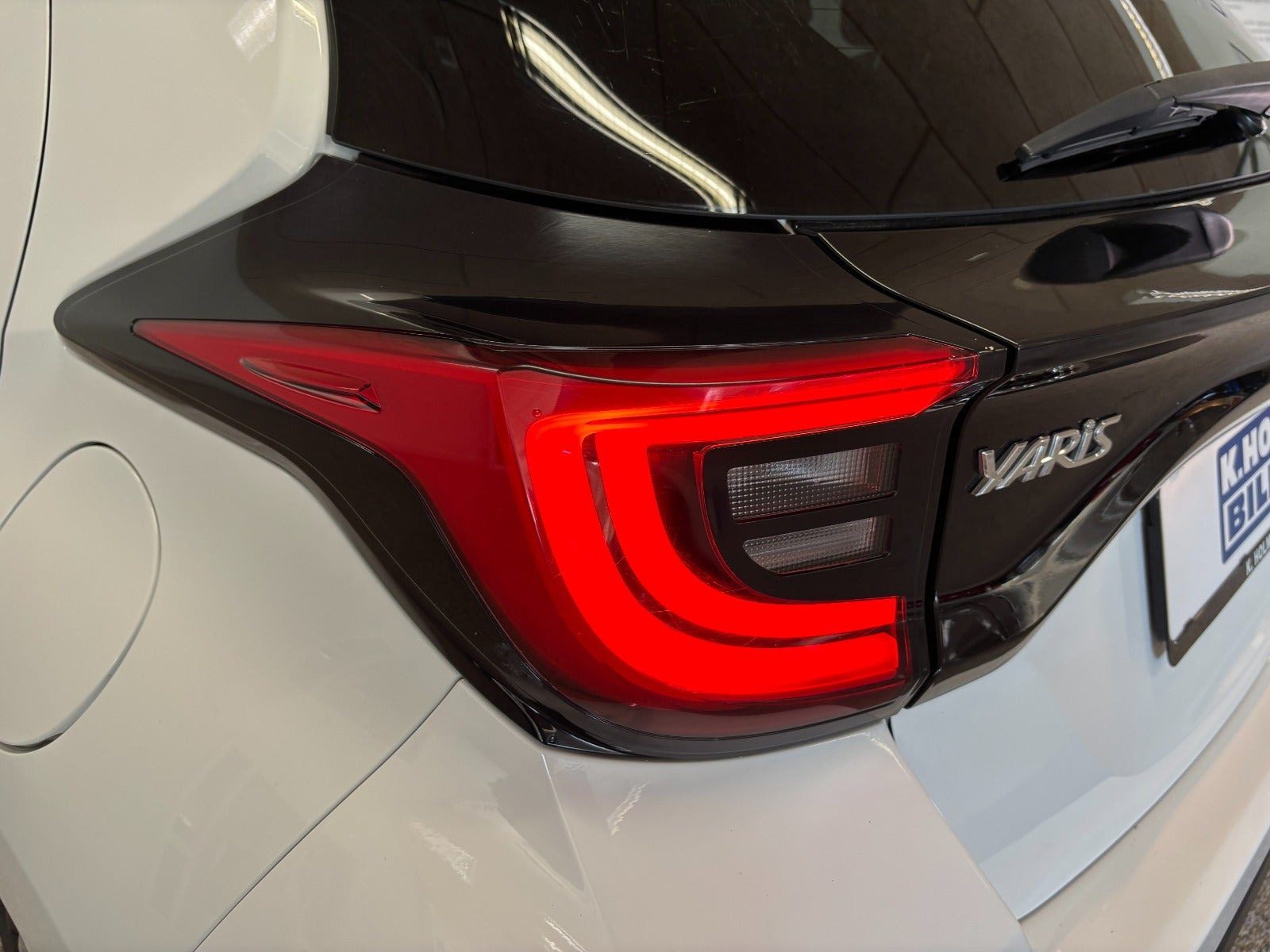 Hvid Toyota Yaris fra 2021