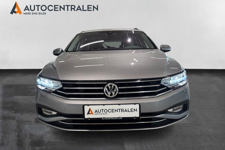 Sølv VW Passat fra 2020