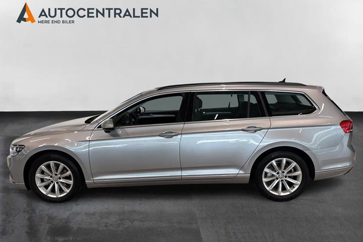 Sølv VW Passat fra 2020
