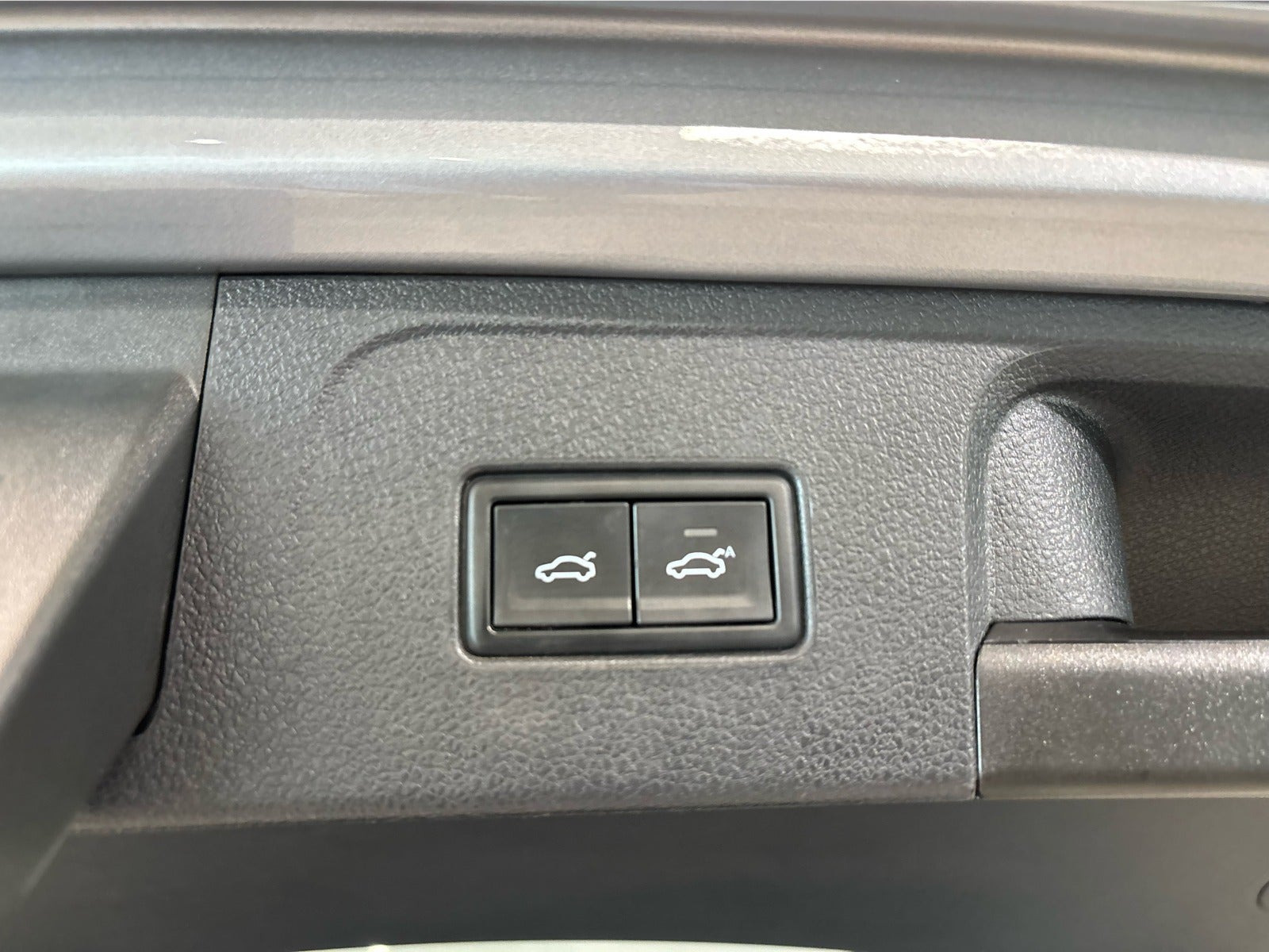 Sølv VW Passat fra 2020