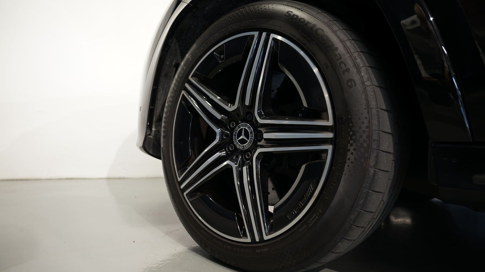 Sort Mercedes GLE350 de fra 2024