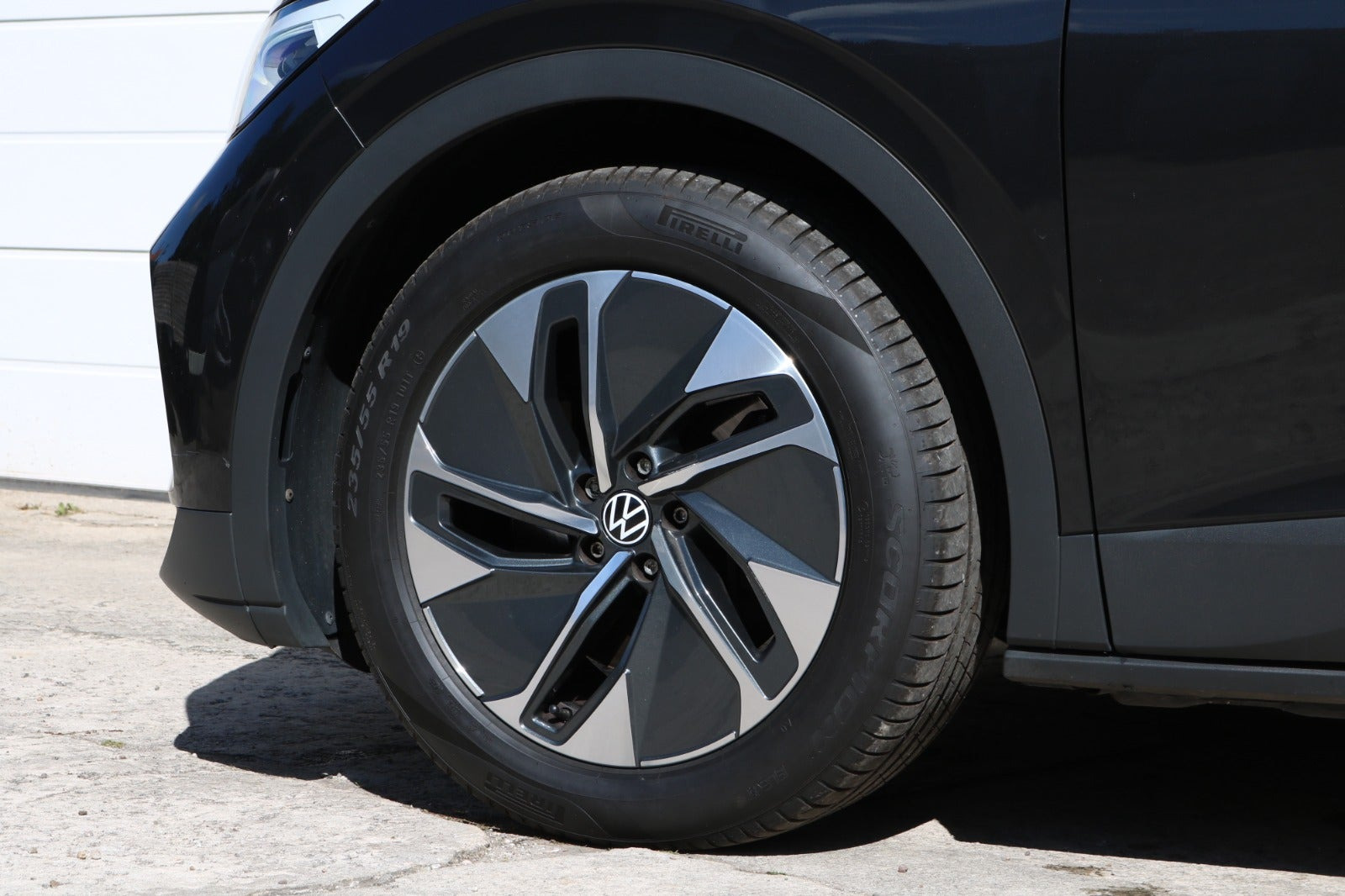 Grå VW ID.4 fra 2021