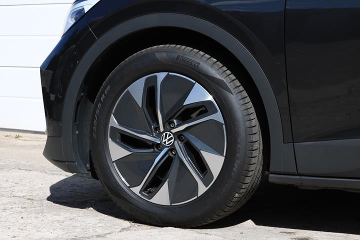 Grå VW ID.4 fra 2021