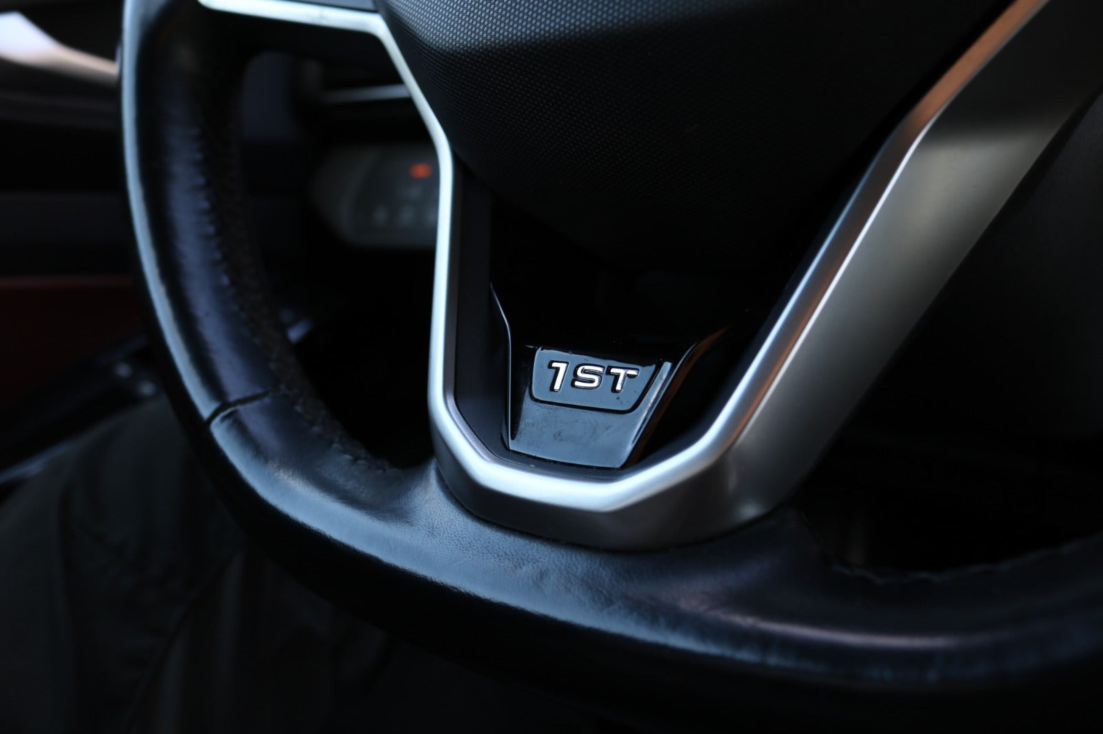Grå VW ID.4 fra 2021