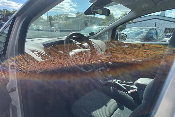Sølv Ford C-MAX fra 2014