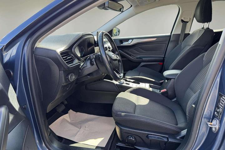 Blå Ford Focus fra 2020