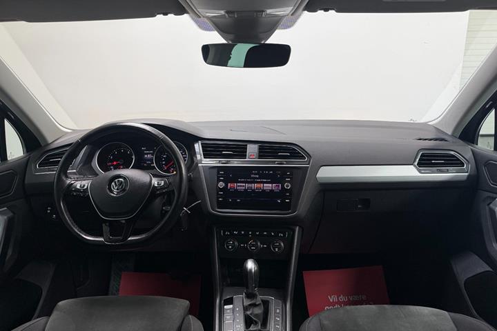 Grå VW Tiguan fra 2019
