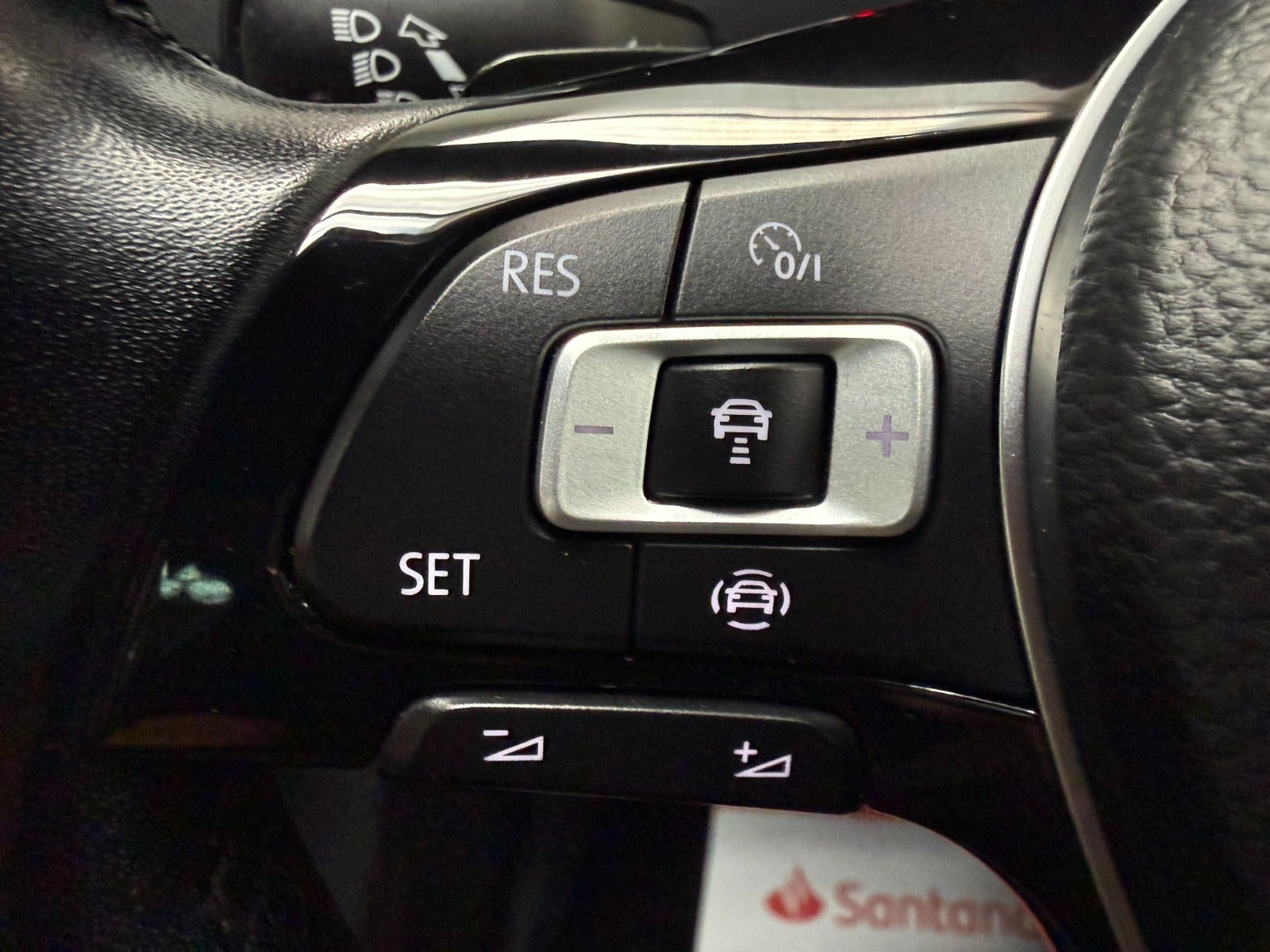 Grå VW Tiguan fra 2019