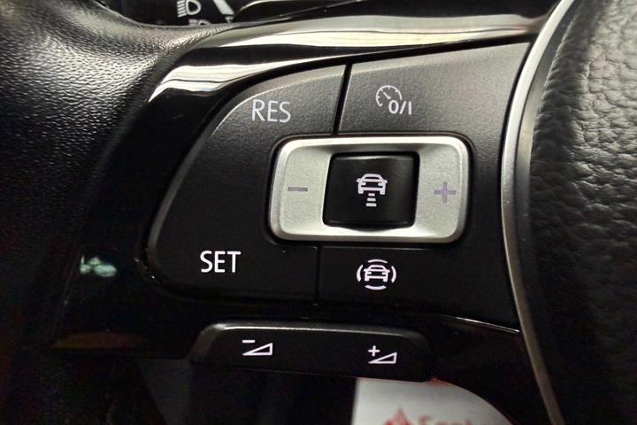 Grå VW Tiguan fra 2019