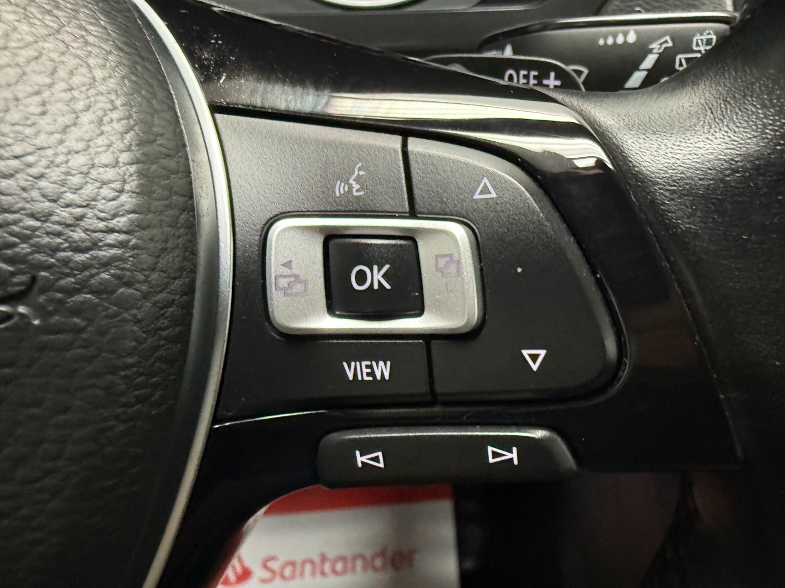 Grå VW Tiguan fra 2019