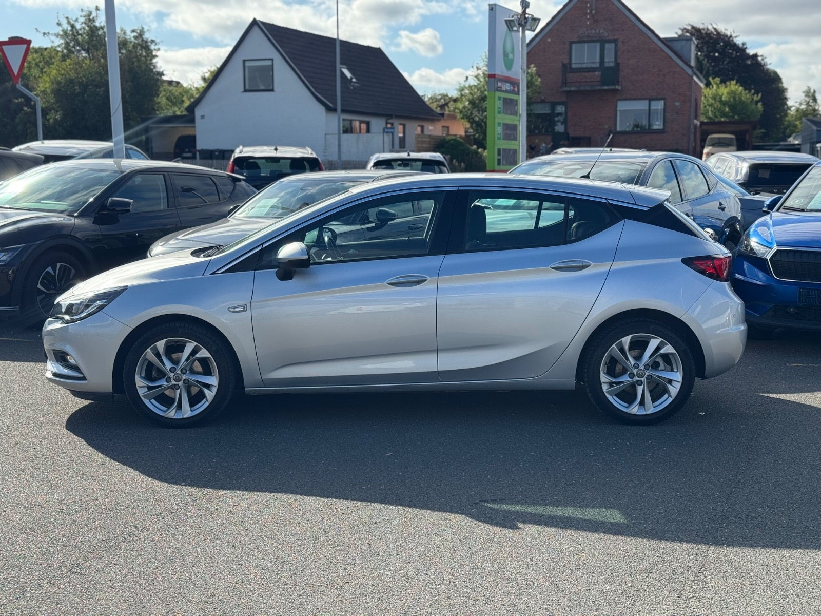 Sølv Opel Astra fra 2016