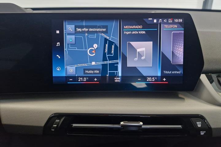 Grøn BMW iX1 fra 2023