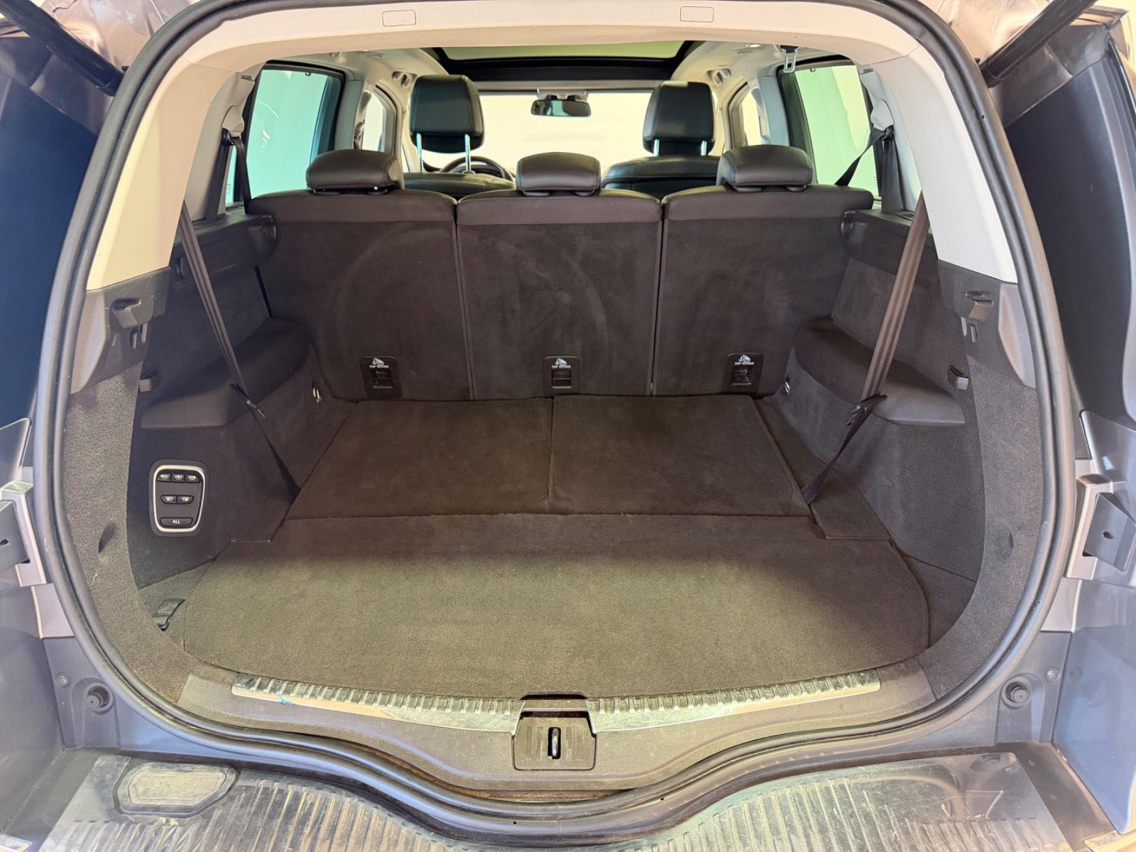 Grå Renault Espace fra 2015