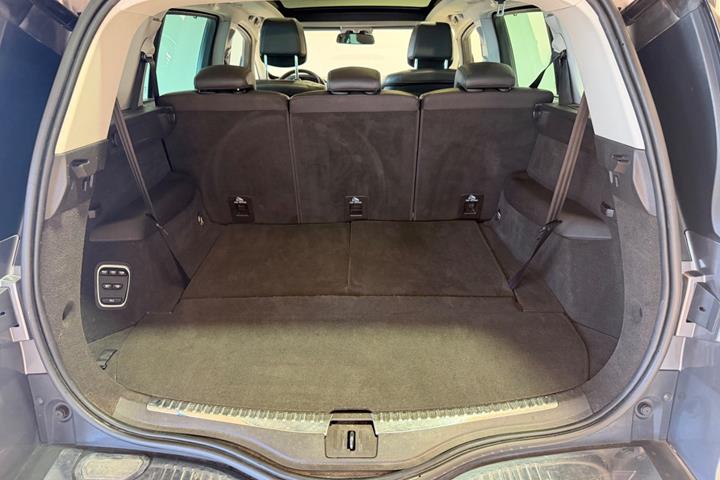 Grå Renault Espace fra 2015