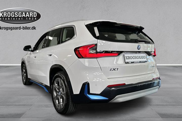 Hvid BMW iX1 fra 2023