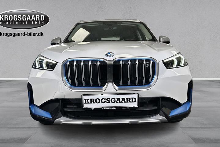 Hvid BMW iX1 fra 2023