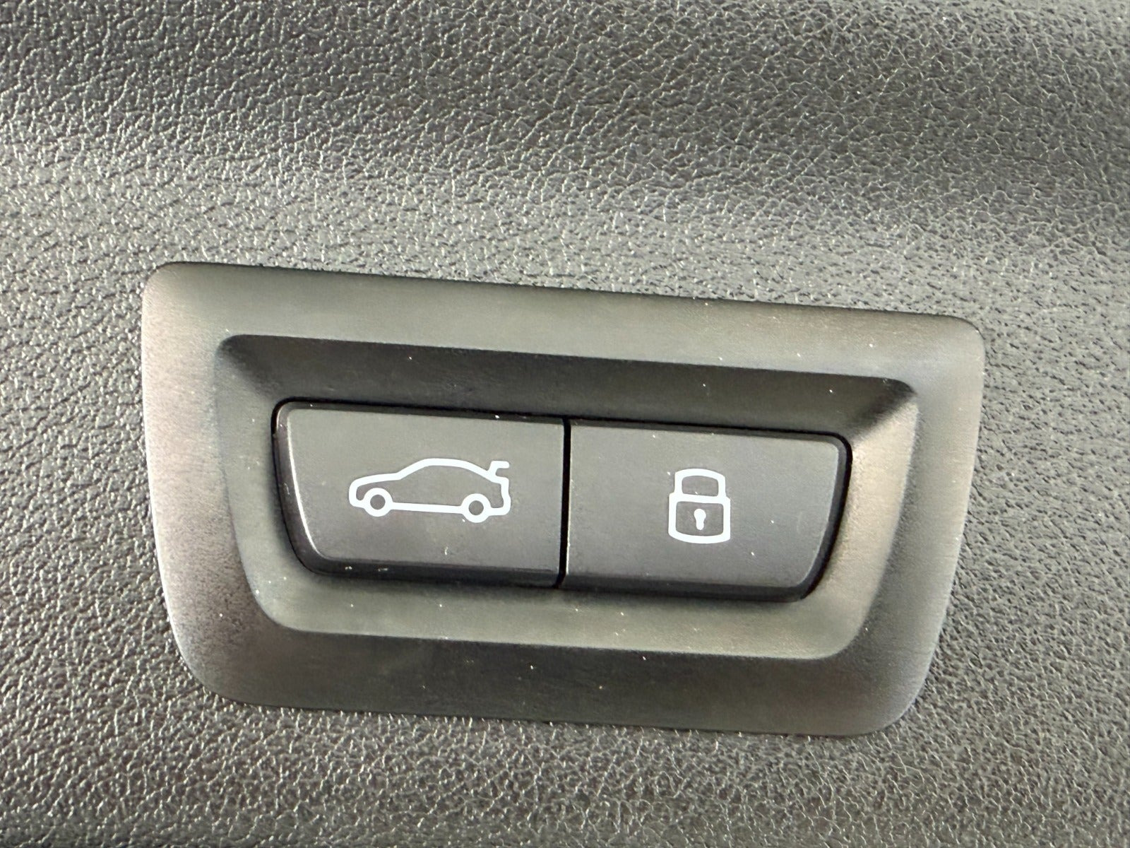 Sort BMW iX1 fra 2025