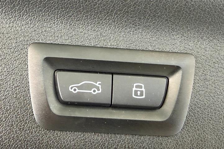 Sort BMW iX1 fra 2025