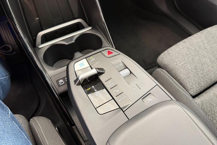 Sort BMW iX1 fra 2025