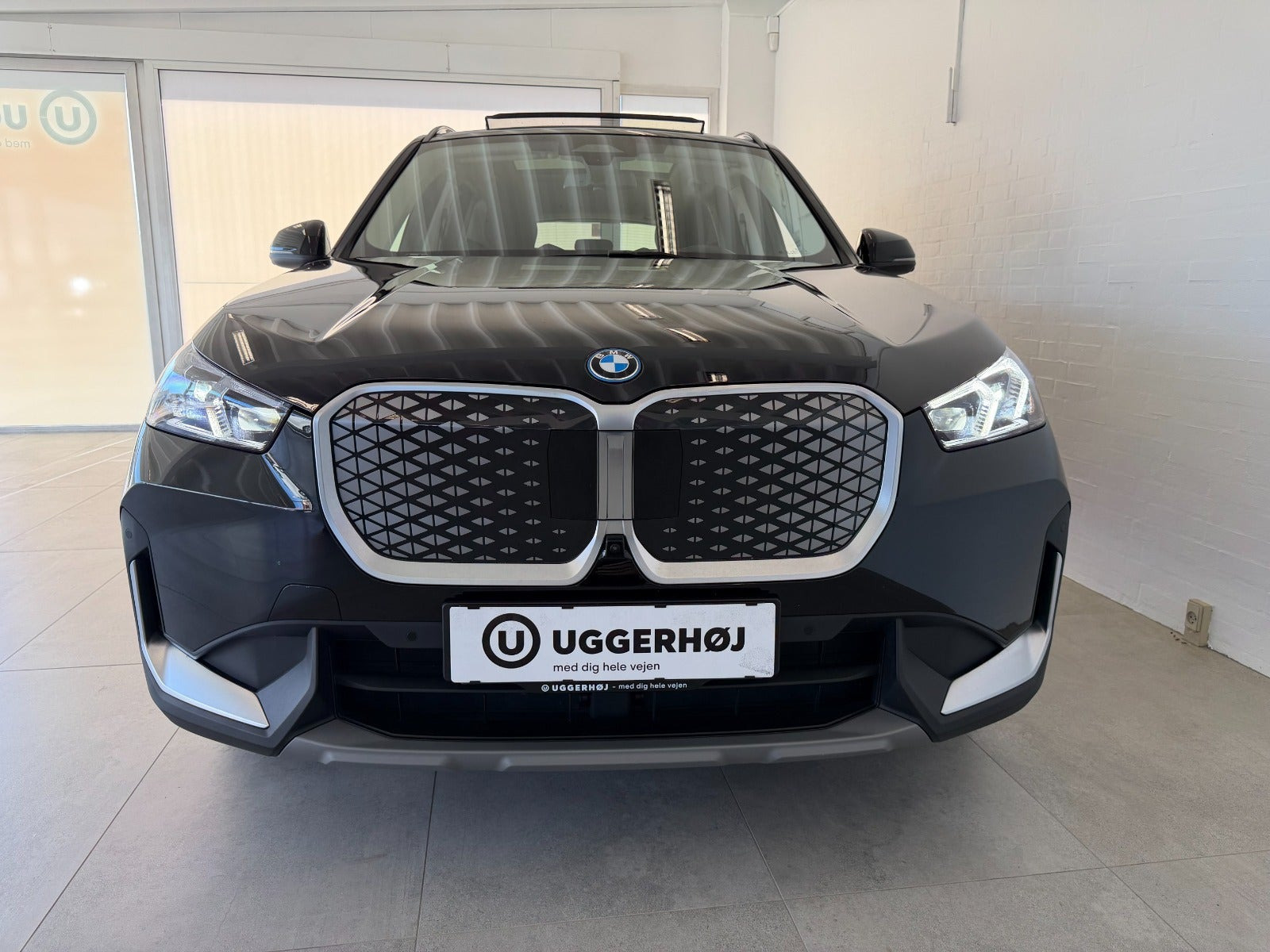 Sort BMW iX1 fra 2025