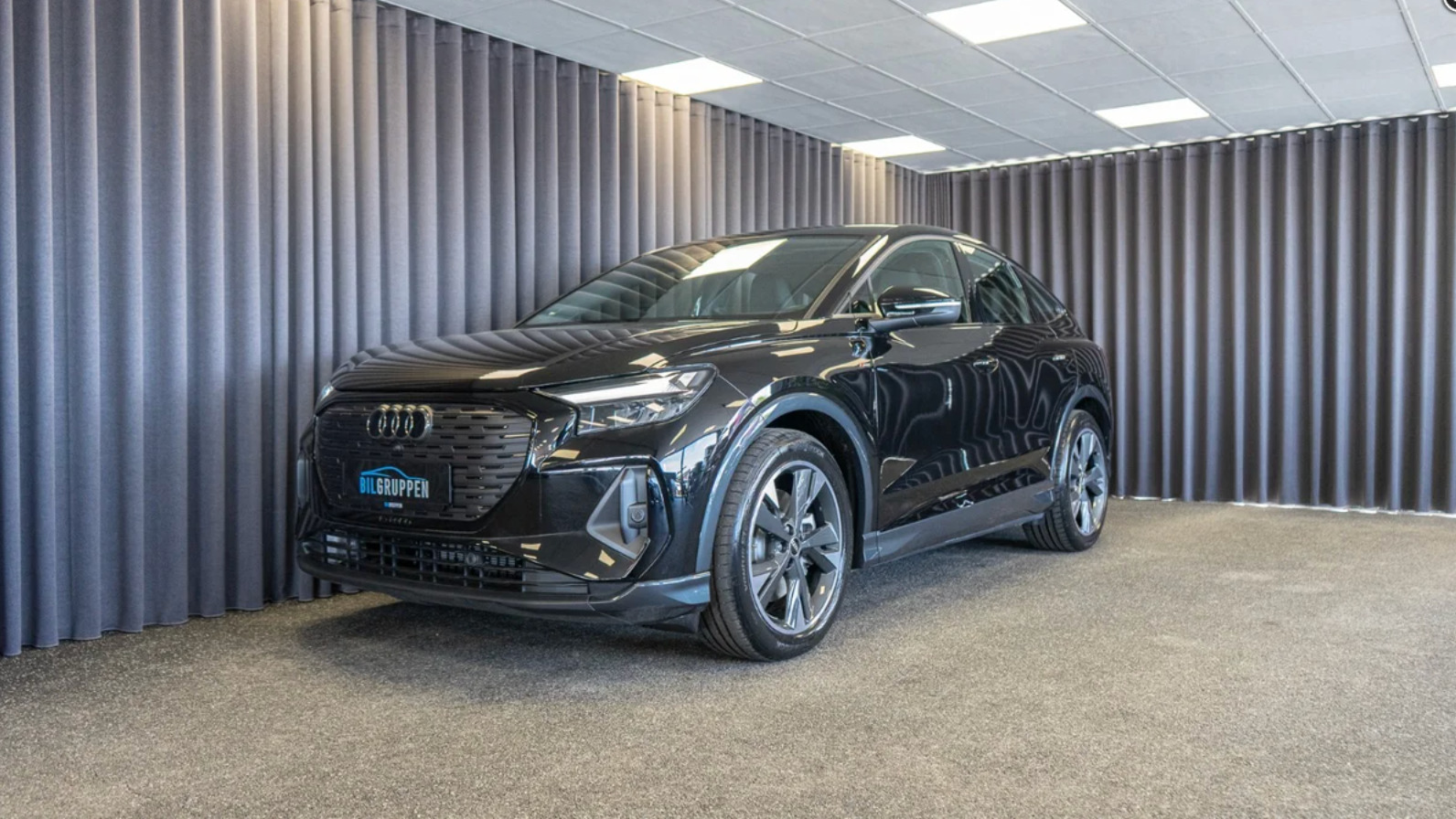 Sort Audi Q4 e-tron fra 2026