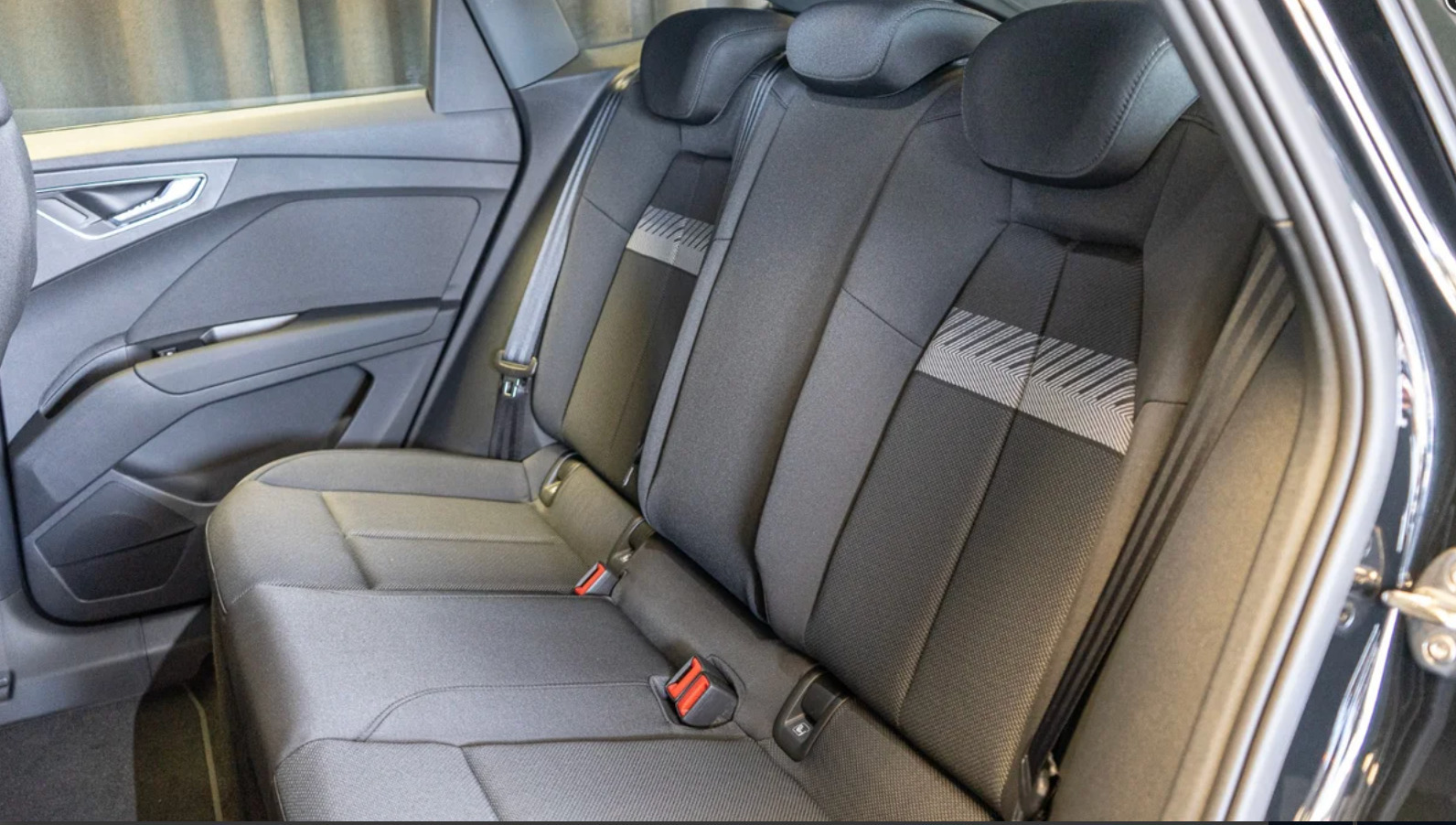 Sort Audi Q4 e-tron fra 2026