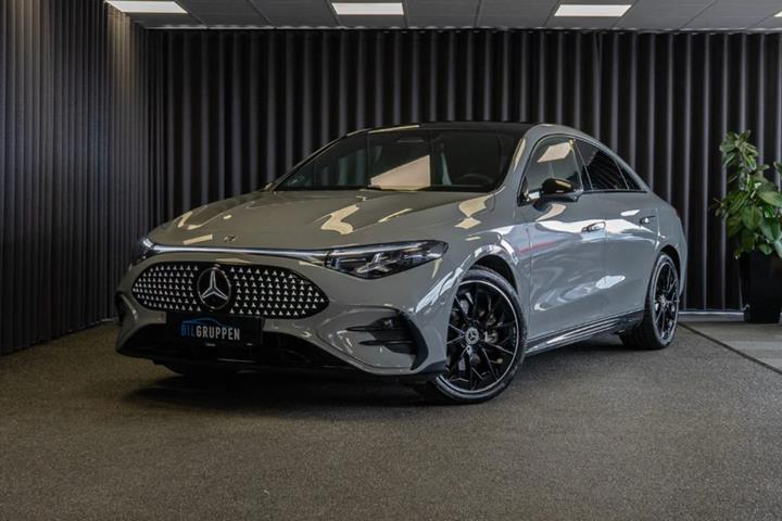 Grå Mercedes CLA250+ fra 2025