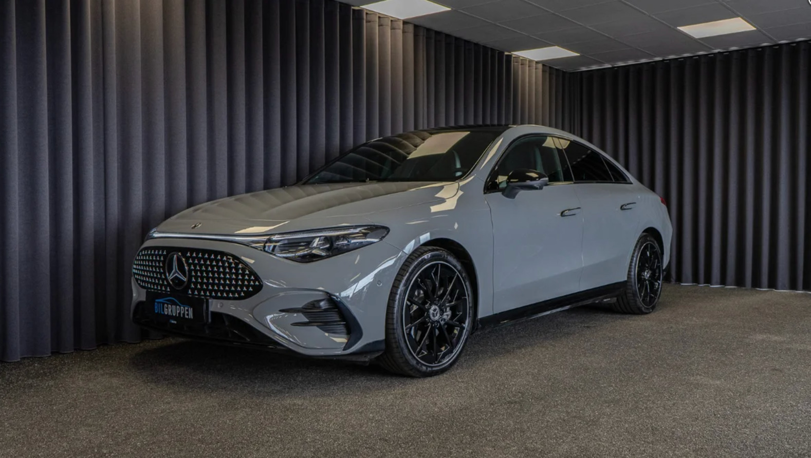 Grå Mercedes CLA250+ fra 2025